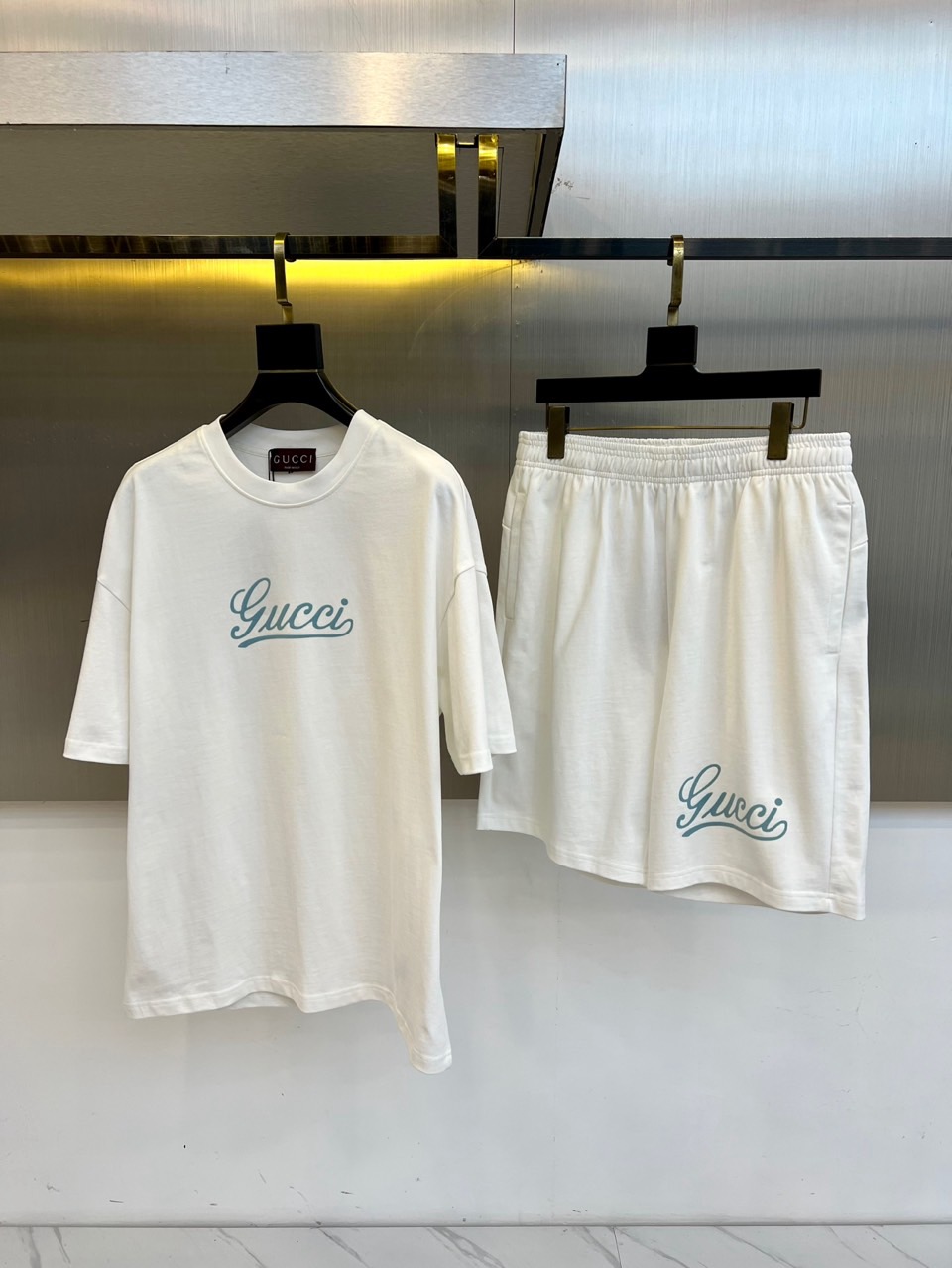 NO:517785,, Gucci, pure cotton set, custom fabric, pure cotton, upper body is transcendent, one size larger, size M-2XL (model 173-140 catties upper body M), , Gucci, alexander wang19860909、 Gucci、纯棉套装、定制面料、纯棉、上身超然、偏大一码、尺码M-2XL（模特173-140斤上身M）,,gucci,alexander wang,Men's clothing
