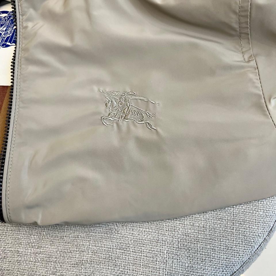 Bur巴宝莉、2025FW秋冬男士连帽夹克男装外套，休闲日常穿搭单品！上身修饰身形、将时装美学和新都市商