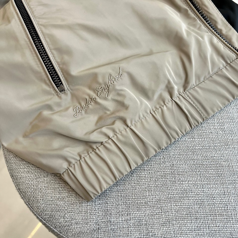 Bur巴宝莉、2025FW秋冬男士连帽夹克男装外套，休闲日常穿搭单品！上身修饰身形、将时装美学和新都市商