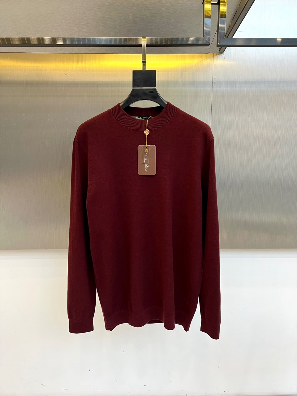lP🆕、25FW/新品圆领套头羊毛衫，定制抗起球精细绵羊毛，腈纶29.3%聚酯纤维27.1%莱赛尔纤维2