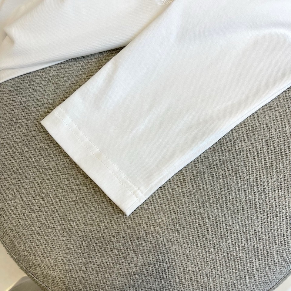 LORO PIANA 2025秋冬新款男士长袖T，采用lP🆕标志性的Baby Cashmere®超细纤维
