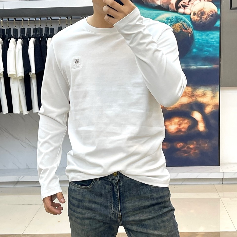 LORO PIANA 2025秋冬新款男士长袖T，采用lP🆕标志性的Baby Cashmere®超细纤维