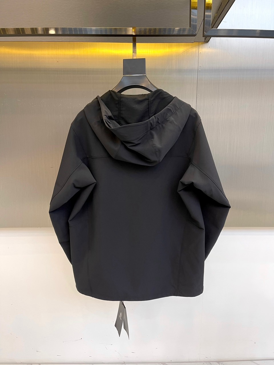 KAILAS凯乐石、2025秋冬机能夹克 | 山系美学，都市穿梭54%锦纶+36%聚酯纤维+10%氨纶的