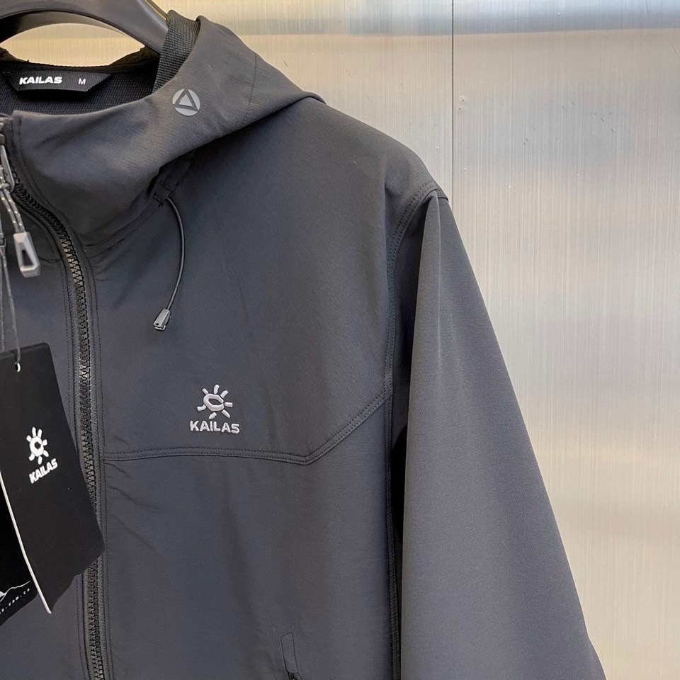 KAILAS凯乐石、2025秋冬机能夹克 | 山系美学，都市穿梭54%锦纶+36%聚酯纤维+10%氨纶的