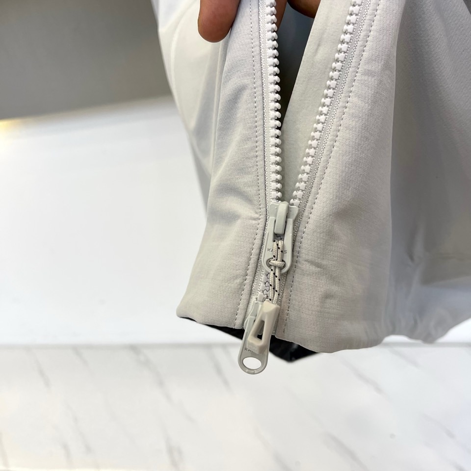 KAILAS凯乐石、2025秋冬机能夹克 | 山系美学，都市穿梭54%锦纶+36%聚酯纤维+10%氨纶的