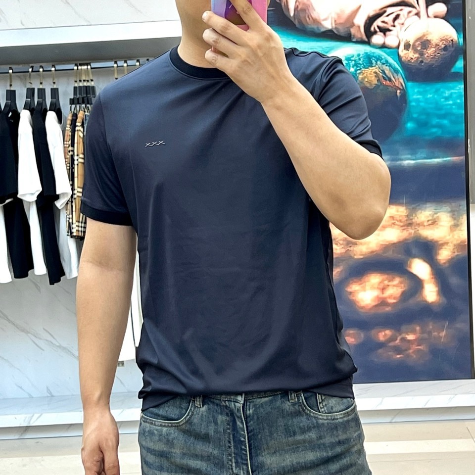 杰尼亚、2025春夏新品发售新品短袖T恤。采用进口欧棉面料，温儒柔软 细腻柔软 上身自然是舒适 凉爽，经