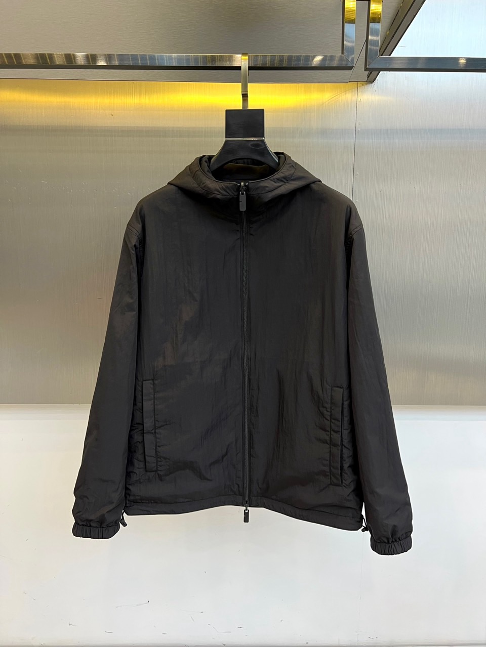 Bur巴宝莉、【高品质】2025秋冬新品双面夹棉夹克外套｜英伦格调 ▸ 双面纯黑设计：采用品牌专利防水面