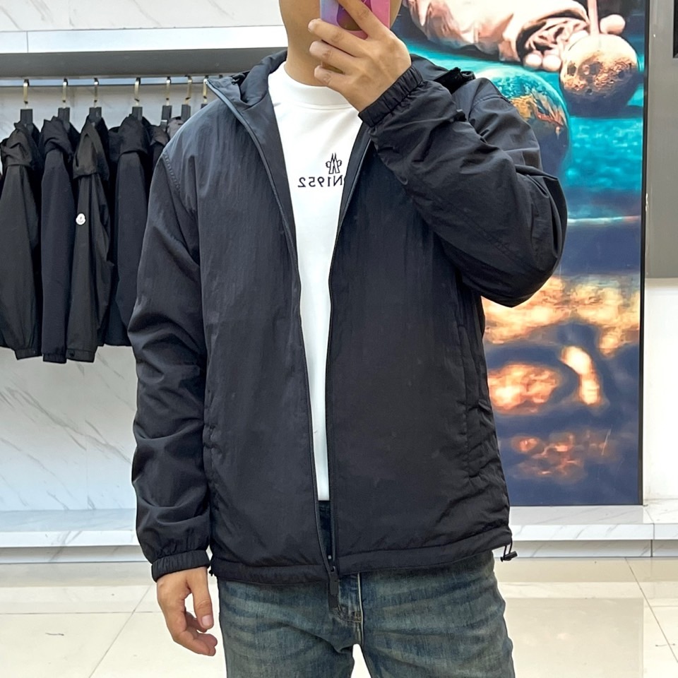 Bur巴宝莉、【高品质】2025秋冬新品双面夹棉夹克外套｜英伦格调 ▸ 双面纯黑设计：采用品牌专利防水面