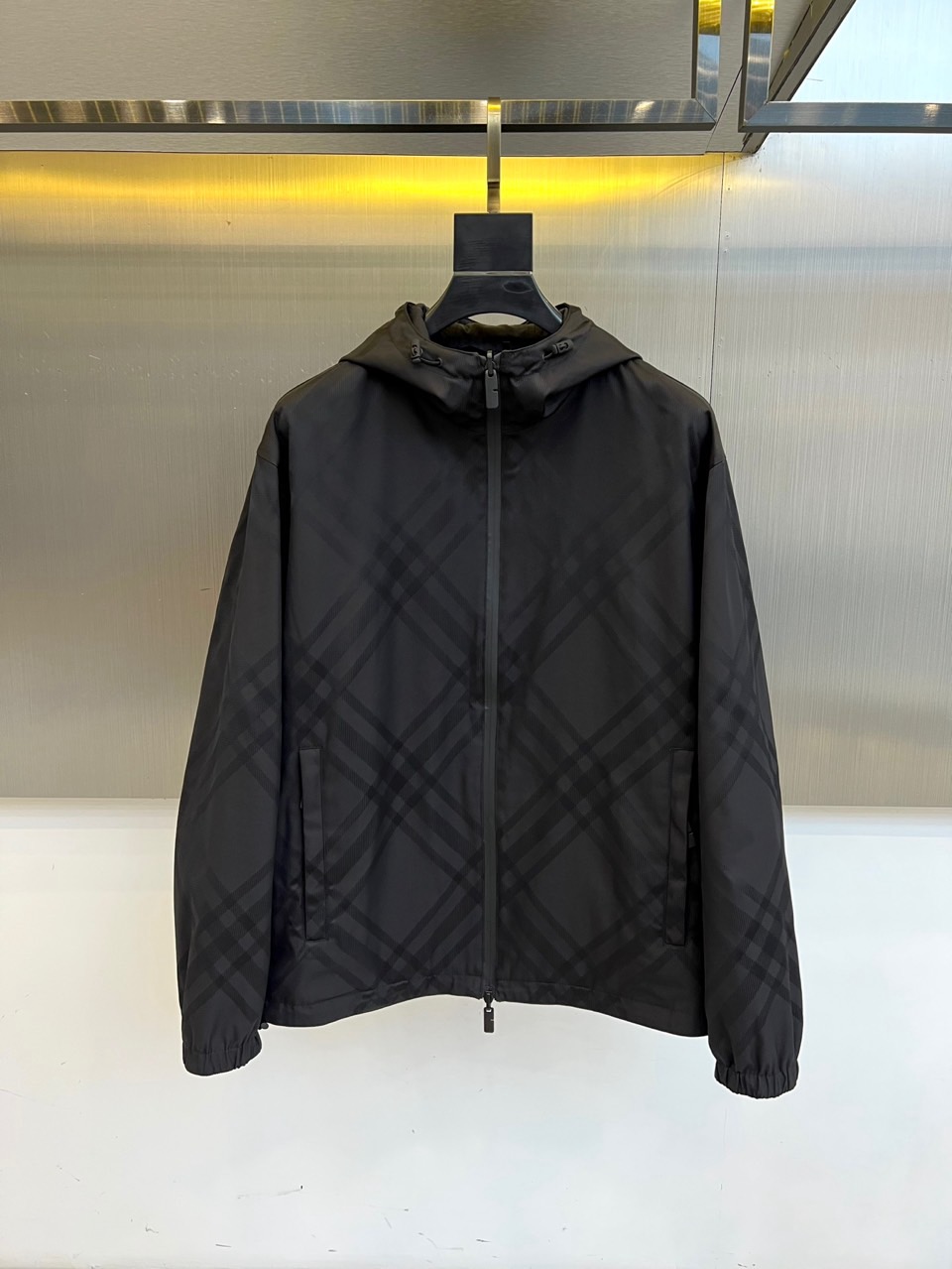 Bur巴宝莉、【高品质】2025秋冬新品双面夹棉夹克外套｜英伦格调 ▸ 双面纯黑设计：采用品牌专利防水面