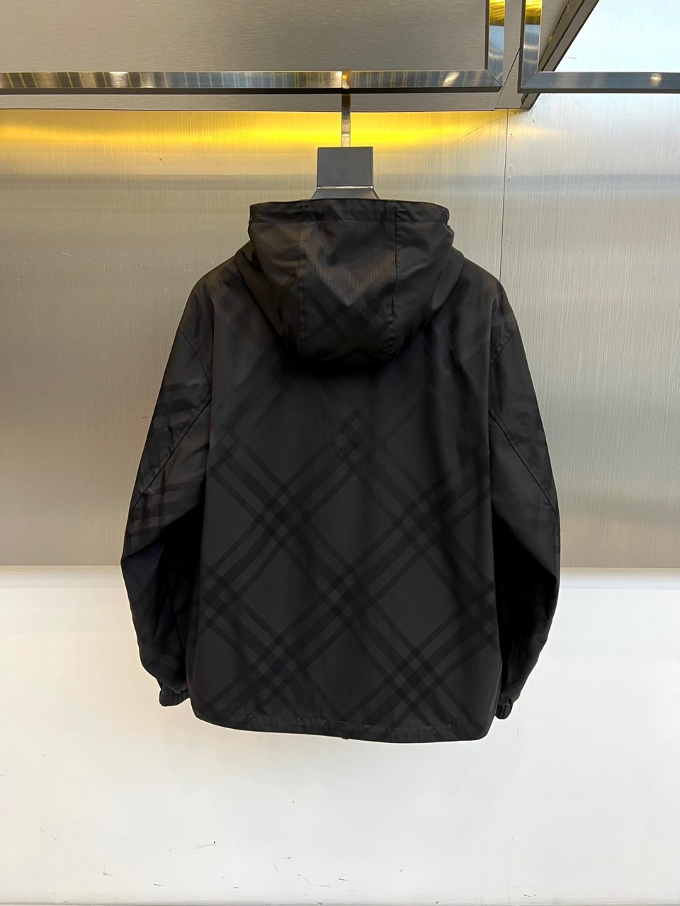Bur巴宝莉、【高品质】2025秋冬新品双面夹棉夹克外套｜英伦格调 ▸ 双面纯黑设计：采用品牌专利防水面