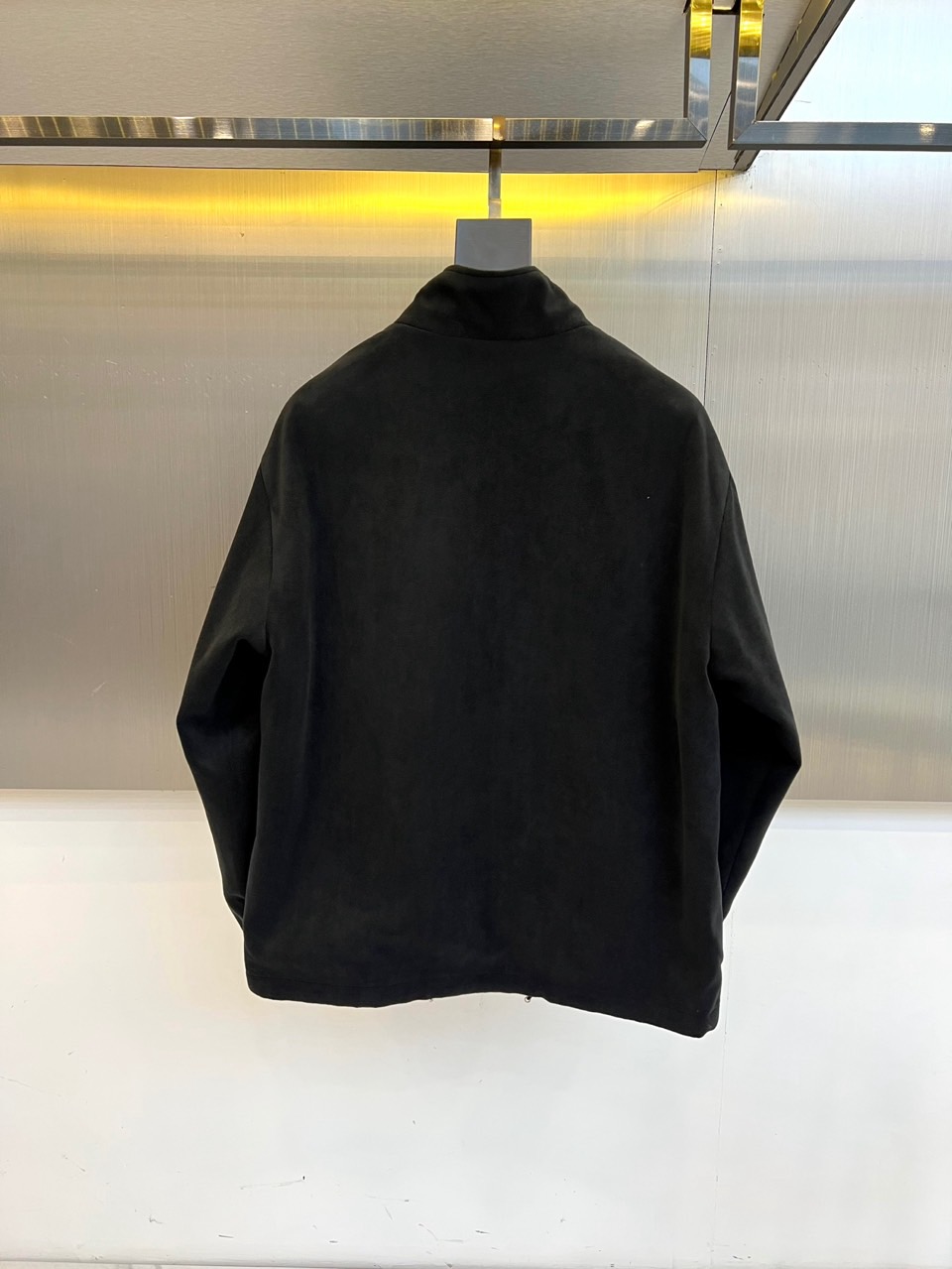 Prada普拉、【高品质】2025秋冬双面穿棉服，一衣双境，Prada 2025秋冬双面穿棉服，以颠覆性