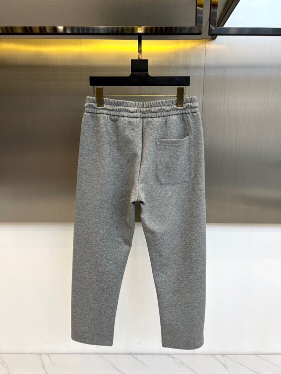 1v、25s春夏新品男士抽绳休闲刺绣运动卫裤，全新发布新款定制，细节一丝不苟，打造出了常青树的百看不腻以