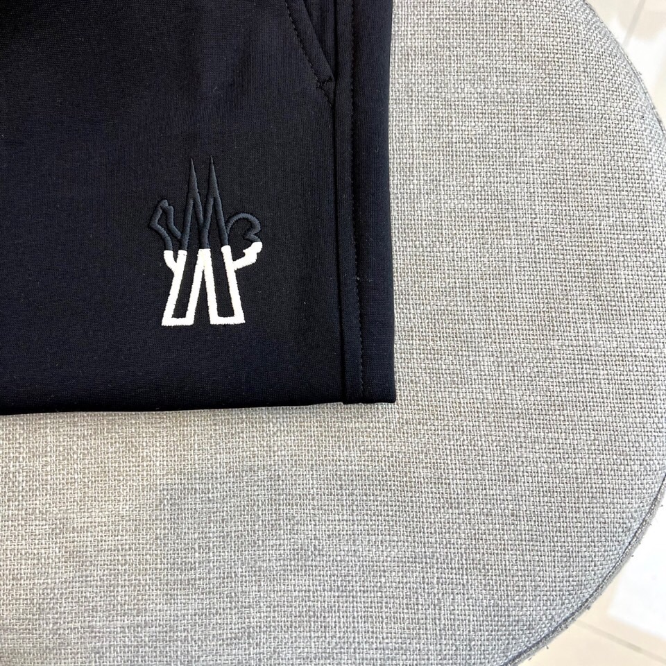 蒙口、25s春夏新品男士抽绳休闲刺绣运动卫裤，全新发布新款定制，细节一丝不苟，打造出了常青树的百看不腻以