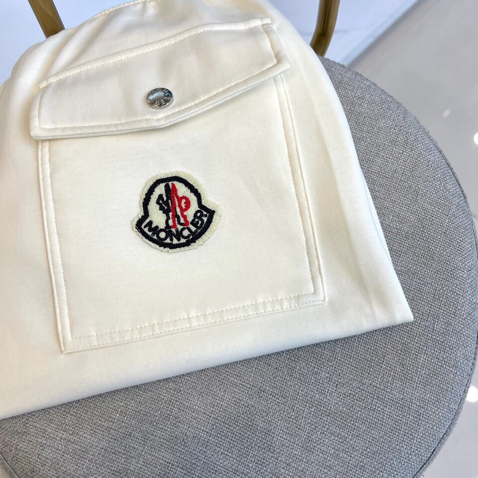 蒙口、25s春夏新品男士抽绳休闲刺绣运动卫裤，全新发布新款定制，细节一丝不苟，打造出了常青树的百看不腻以