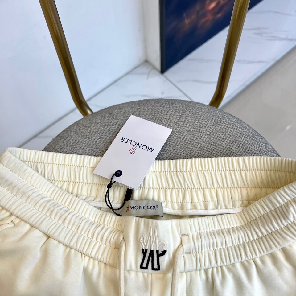 蒙口、25s春夏新品男士抽绳休闲刺绣运动卫裤，全新发布新款定制，细节一丝不苟，打造出了常青树的百看不腻以