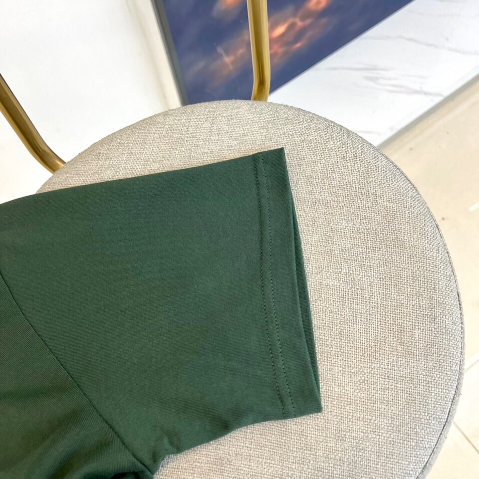 、纪梵希、纯棉套装、定制面料、100%纯棉、上身超然、偏大一码、尺码M-2XL（模特173-140斤上身