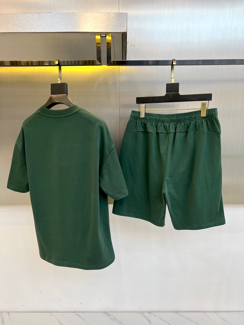 、纪梵希、纯棉套装、定制面料、100%纯棉、上身超然、偏大一码、尺码M-2XL（模特173-140斤上身