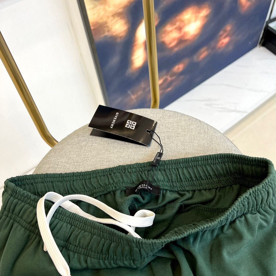 、纪梵希、纯棉套装、定制面料、100%纯棉、上身超然、偏大一码、尺码M-2XL（模特173-140斤上身