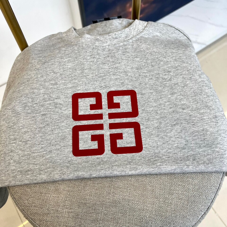 、纪梵希、纯棉套装、定制面料、100%纯棉、上身超然、偏大一码、尺码M-2XL（模特173-140斤上身