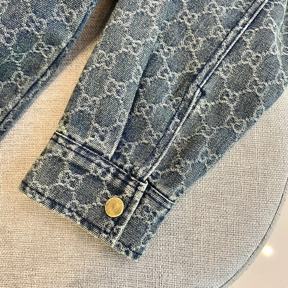 Gucci、2025早秋新品男装牛仔外套，进口yb面料，质感挺阔，手感顺滑，采用顺滑质感构筑雅致运动廓形