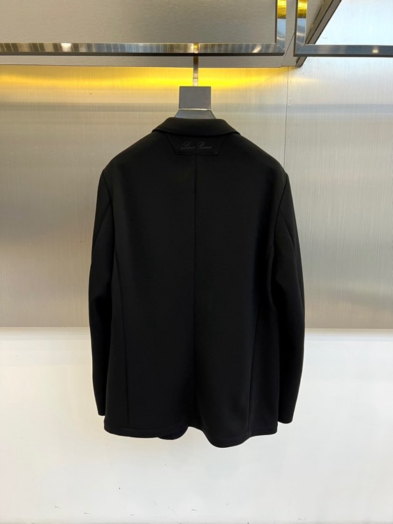 Bur巴宝莉、25FW秋冬新品羊毛西服。22.5%羊毛15%尼龙，38%丙烯酸纤维 24.5%聚酯纤维，