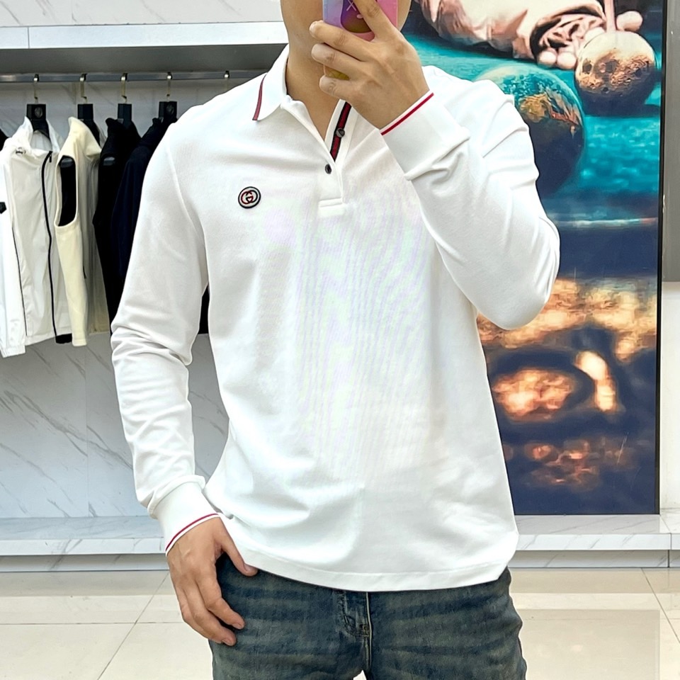 GUCC古驰、2025秋冬装经典长袖Polo衫。以匠心细节重塑现代男士衣橱，诠释低调奢华的日常美学。 ◦