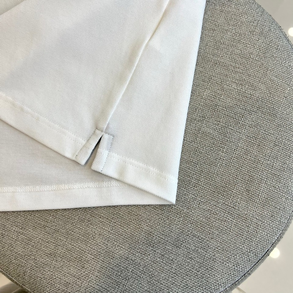 GUCC古驰、2025秋冬装经典长袖Polo衫。以匠心细节重塑现代男士衣橱，诠释低调奢华的日常美学。 ◦