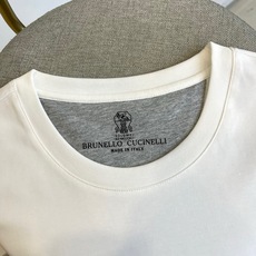 Brunello Cucinelli 2025秋冬系列。延续BC标志性的精湛工艺。2025秋冬系列以温润 Brunello Cucinelli 2025秋冬系列。延续BC标志性的精湛工艺。2025秋冬系列以温润