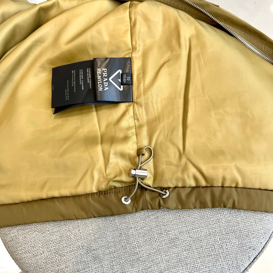 Prad普拉、25s秋冬新品橄榄绿连帽夹克 | 机能美学的奢华表达低调锋芒，一触即发冷调橄榄绿尼龙面料流