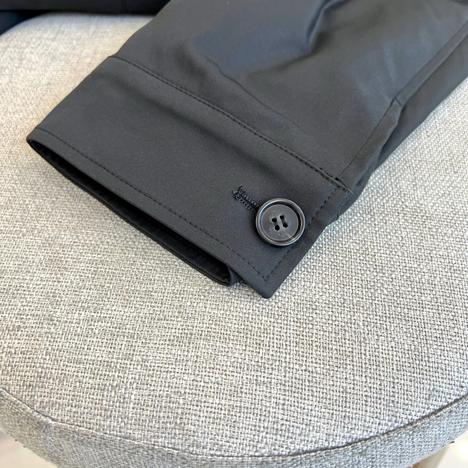 Bur巴宝莉、25FW秋冬男装 嘎巴甸哈林顿外套，夹棉/薄棉。哈林顿外套，选用意大利精纺棉质嘎巴甸面料打