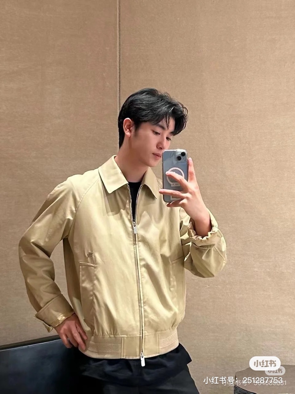 Bur巴宝莉、25FW秋冬男装 嘎巴甸哈林顿外套，夹棉/薄棉。哈林顿外套，选用意大利精纺棉质嘎巴甸面料打