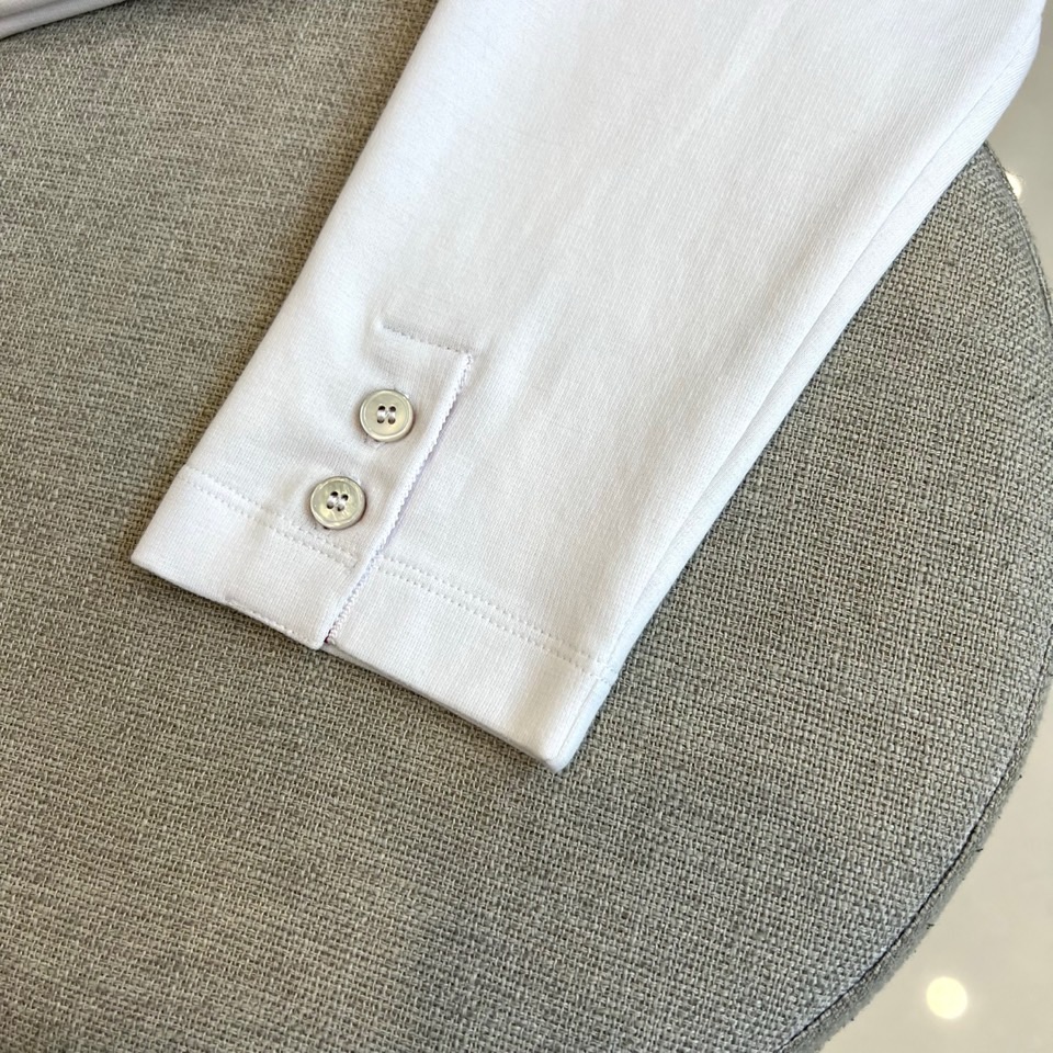 Thom browne 汤姆布朗、【高品质】25s秋冬男士 帽衫运动衫。▸ 经典红白黑条纹：左胸口袋边缘