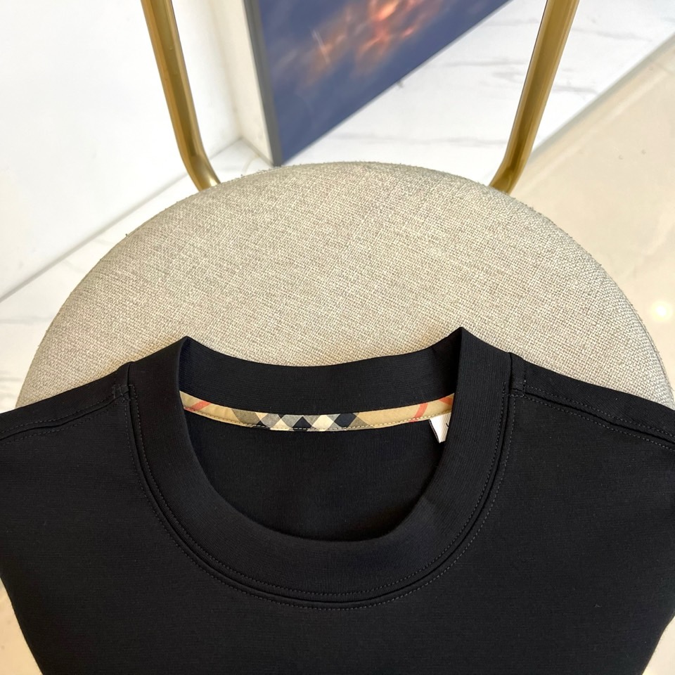 Bur巴宝莉、【高品质】25s秋冬款新品中领套头长袖T恤卫衣，面料采用舒弹莫代尔棉空气层/新疆棉混纺 特