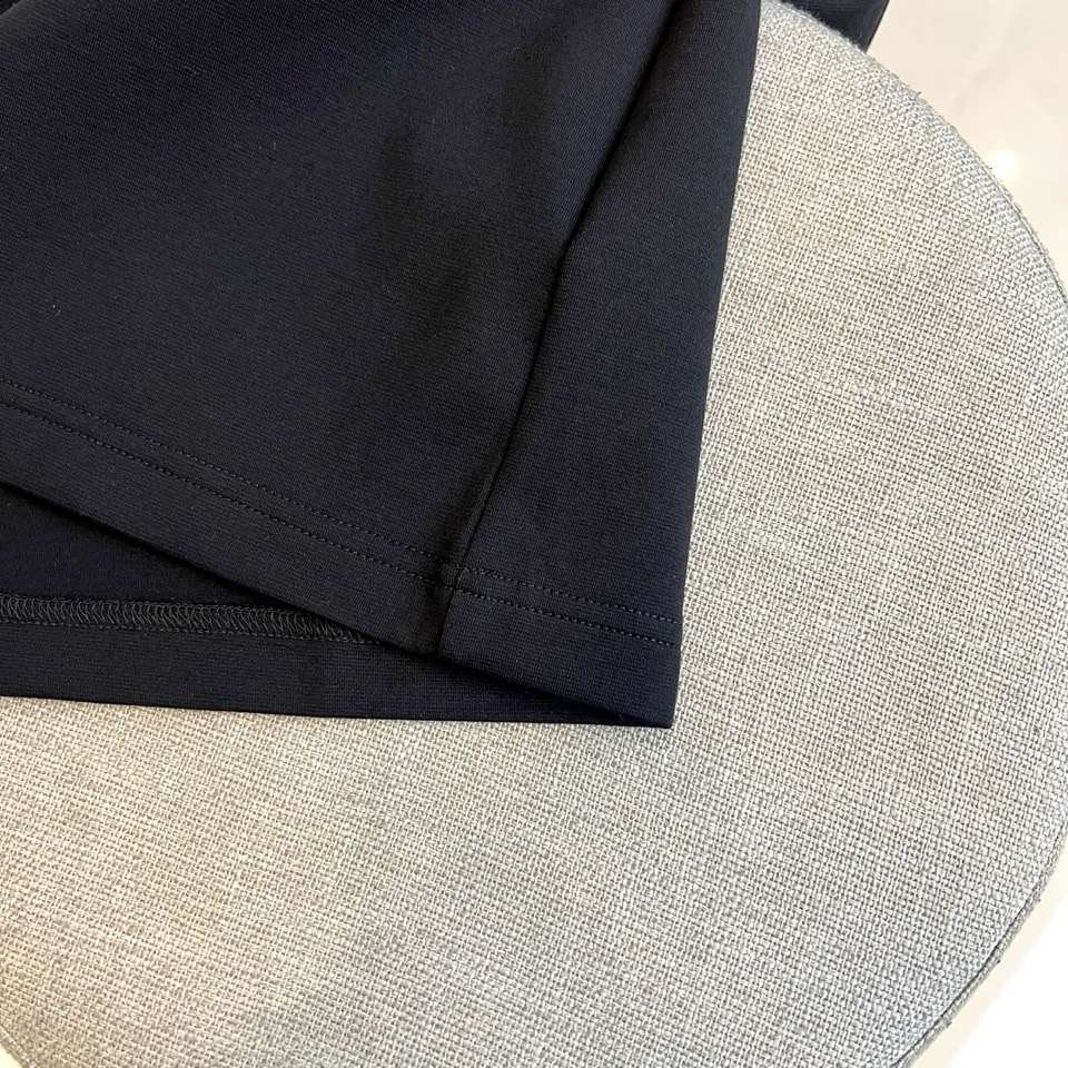 Bur巴宝莉、【高品质】25s秋冬款新品中领套头长袖T恤卫衣，面料采用舒弹莫代尔棉空气层/新疆棉混纺 特