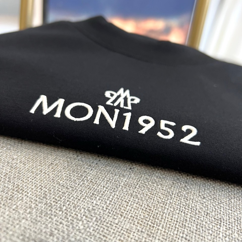 Mon蒙口、【高品质】25s秋冬款新品圆领套头长袖T恤卫衣，面料采用舒弹莫代尔棉空气层/新疆棉混纺 特性