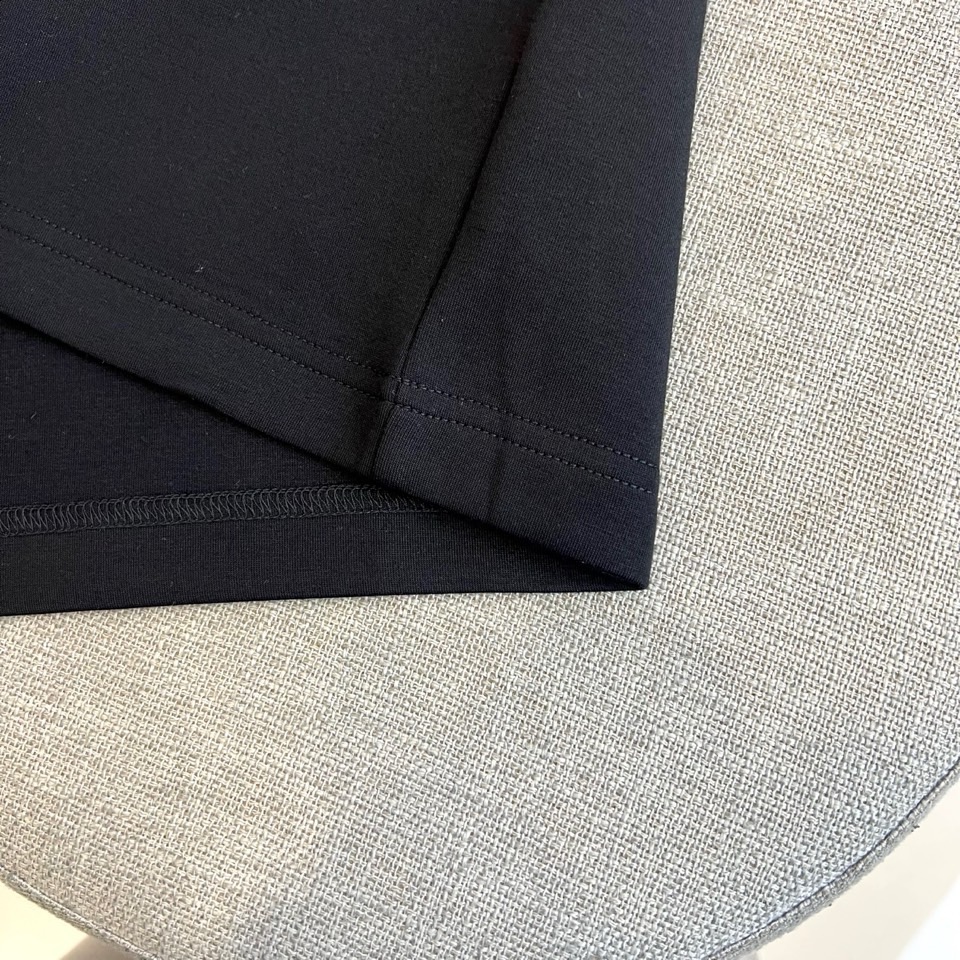 Mon蒙口、【高品质】25s秋冬款新品圆领套头长袖T恤卫衣，面料采用舒弹莫代尔棉空气层/新疆棉混纺 特性