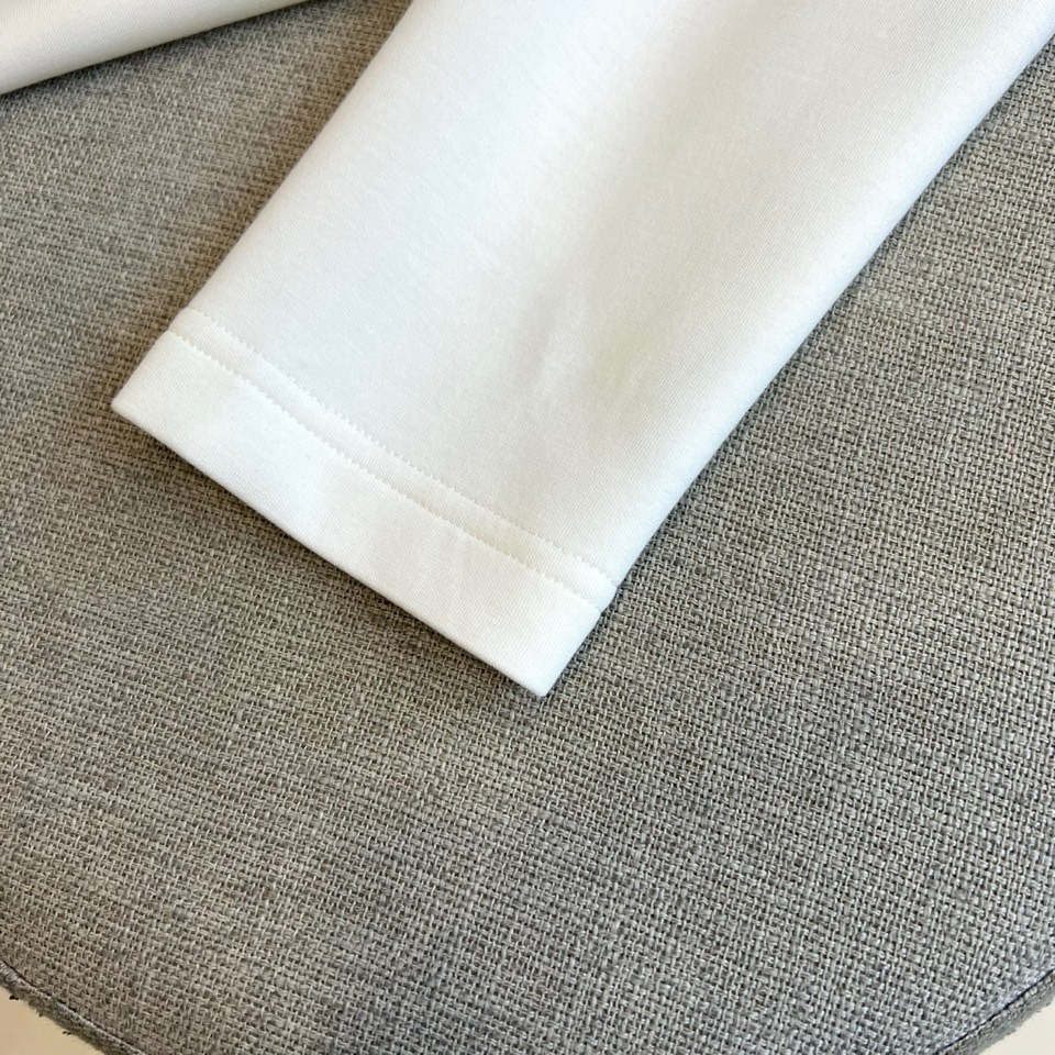 Mon蒙口、【高品质】25s秋冬款新品圆领套头长袖T恤卫衣，面料采用舒弹莫代尔棉空气层/新疆棉混纺 特性