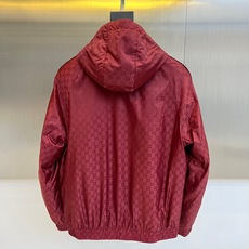 GUCCI 古驰、25s秋冬新品双G暗纹连帽夹克,GU标志性双G暗纹于面料之上隐秘流动,诉说历久弥新的品 GUCCI 古驰、25s秋冬新品双G暗纹连帽夹克,GU标志性双G暗纹于面料之上隐秘流动,诉说历久弥新的品