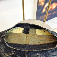 1v威登、2025秋冬新品男士棋盘格水洗牛仔裤。路易威登2025秋冬以标志性棋盘格元素重塑男士牛仔美学! 1v威登、2025秋冬新品男士棋盘格水洗牛仔裤。路易威登2025秋冬以标志性棋盘格元素重塑男士牛仔美学!