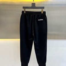 华伦天奴、25s春夏新品男士抽绳休闲刺绣运动卫裤,全新发布新款定制,细节一丝不苟,打造出了常青树的百看不 华伦天奴、25s春夏新品男士抽绳休闲刺绣运动卫裤,全新发布新款定制,细节一丝不苟,打造出了常青树的百看不