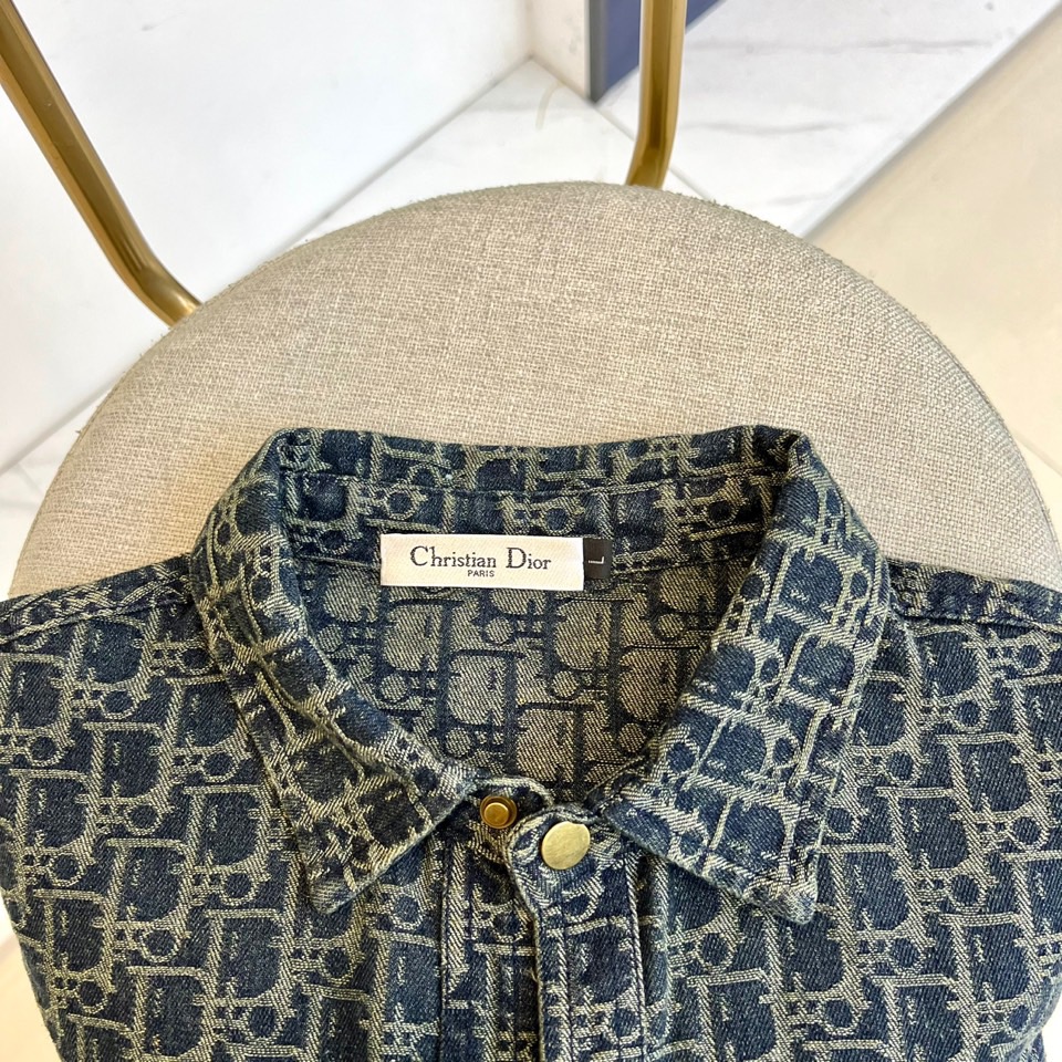 Dior、2025早秋新品男装牛仔外套，进口yb面料，质感挺阔，手感顺滑，采用顺滑质感构筑雅致运动廓形，