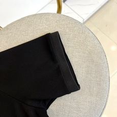 巴宝莉、2025s经典标志性Logo点缀元素 经典时尚翻领 Polo衫短袖 ,贸易公司渠道订单,简约大气 巴宝莉、2025s经典标志性Logo点缀元素 经典时尚翻领 Polo衫短袖 ,贸易公司渠道订单,简约大气