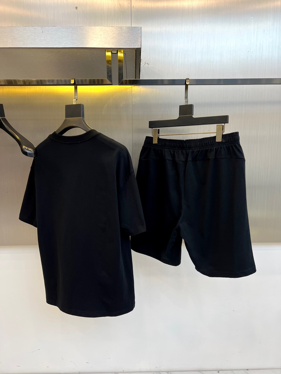 、蒙口、纯棉套装、定制面料、100%纯棉、上身超然、偏大一码、尺码M-2XL（模特173-140斤上身M