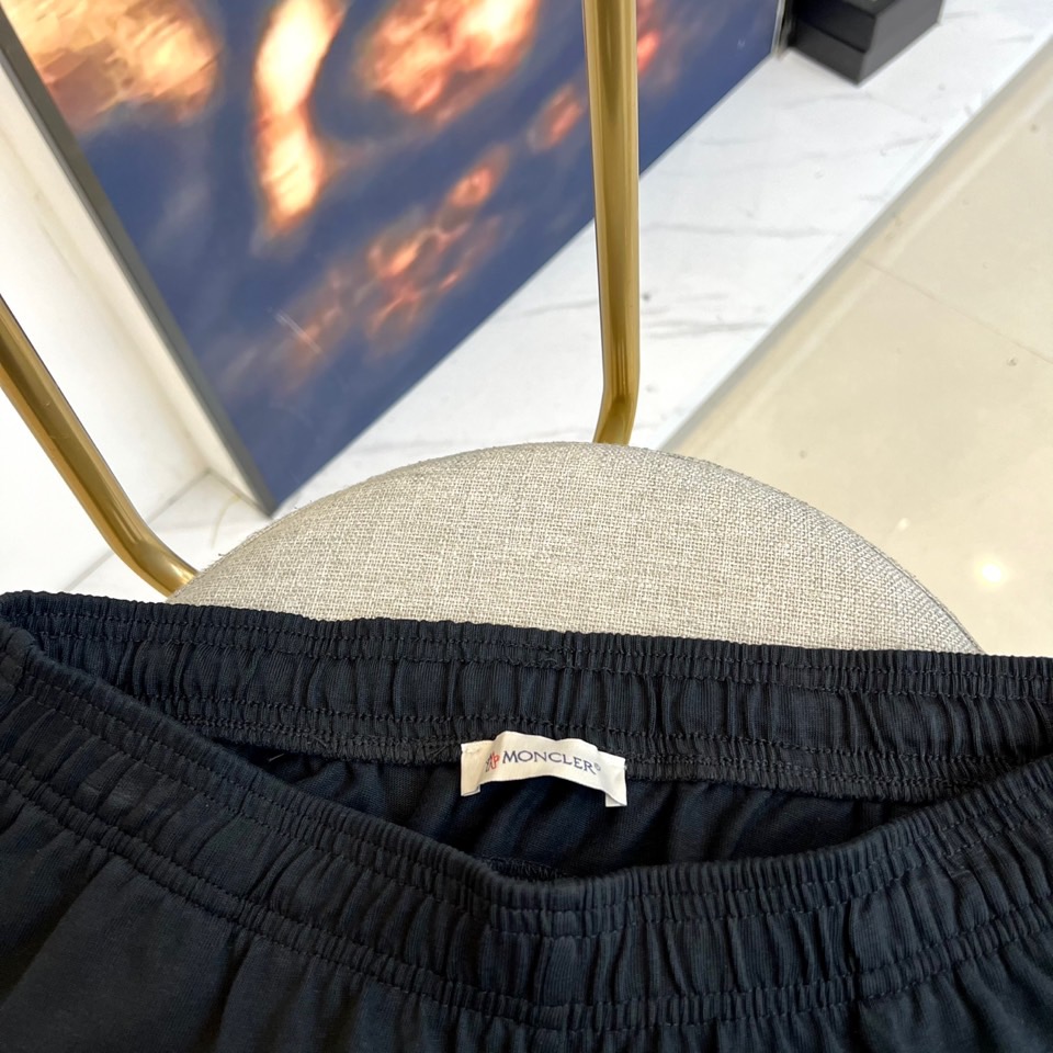 、蒙口、纯棉套装、定制面料、100%纯棉、上身超然、偏大一码、尺码M-2XL（模特173-140斤上身M