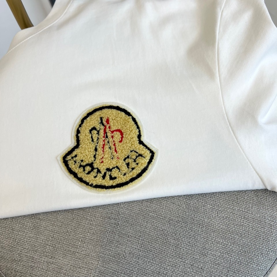 、蒙口、纯棉套装、定制面料、100%纯棉、上身超然、偏大一码、尺码M-2XL（模特173-140斤上身M