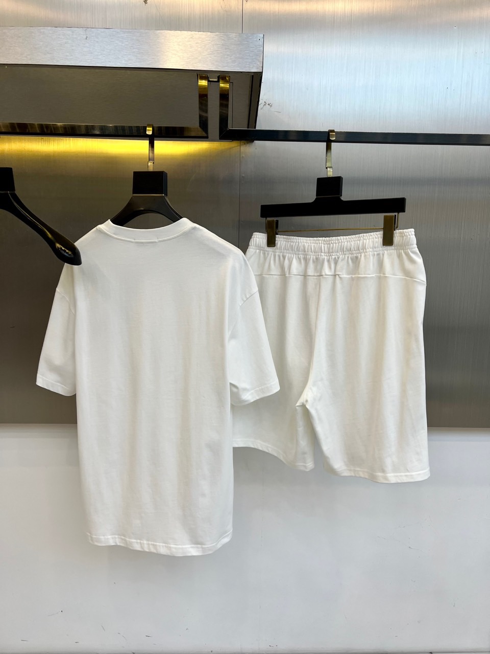 、蒙口、纯棉套装、定制面料、100%纯棉、上身超然、偏大一码、尺码M-2XL（模特173-140斤上身M