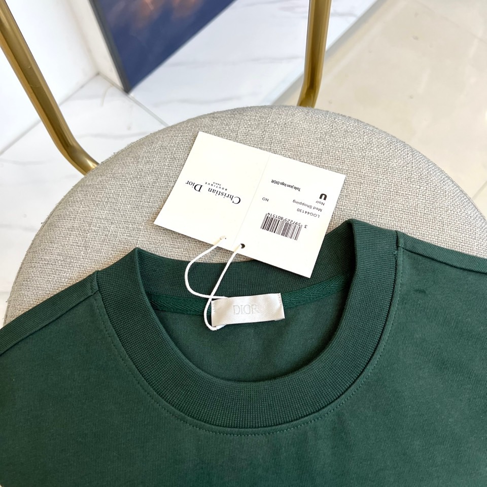 、Dior，纯棉套装、定制面料、100%纯棉、上身超然、偏大一码、尺码M-2XL（模特173-140斤上