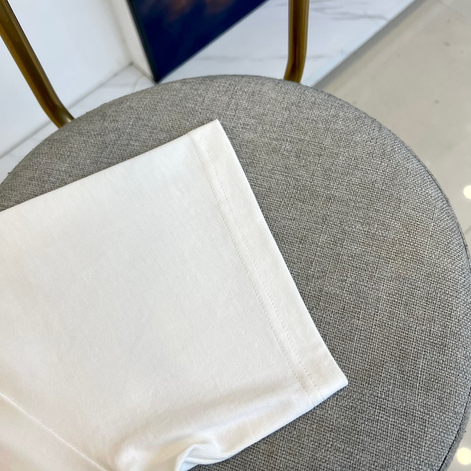 、Dior，纯棉套装、定制面料、100%纯棉、上身超然、偏大一码、尺码M-2XL（模特173-140斤上