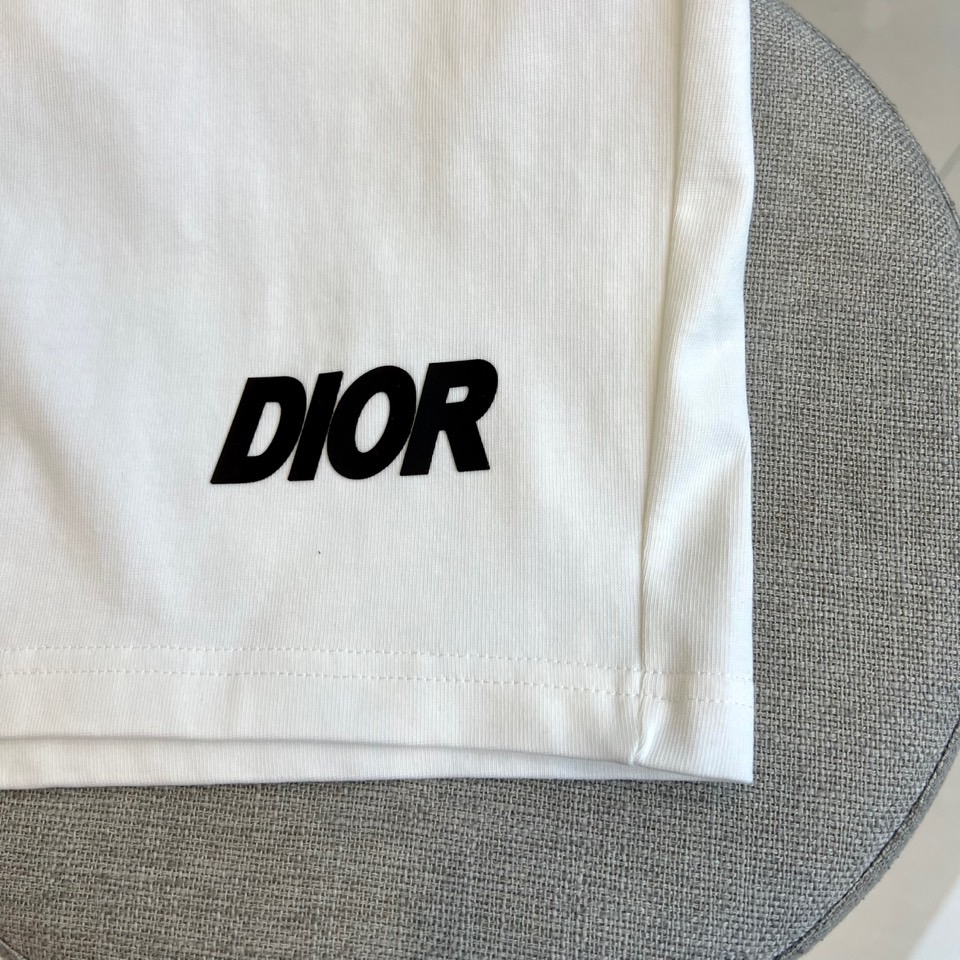 、Dior，纯棉套装、定制面料、100%纯棉、上身超然、偏大一码、尺码M-2XL（模特173-140斤上