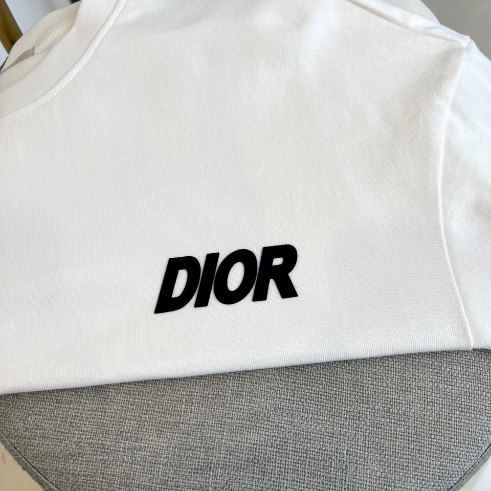 、Dior，纯棉套装、定制面料、100%纯棉、上身超然、偏大一码、尺码M-2XL（模特173-140斤上